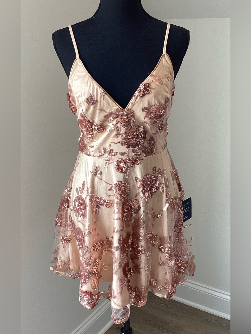 Lulus NWT Rose Gold Sequin Floral Dress Coquette Wedding Homecoming Guest Medium
